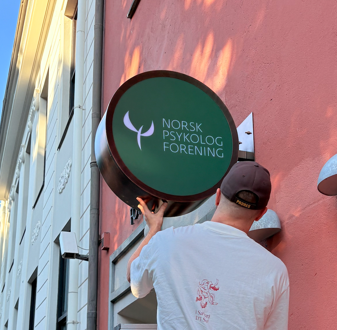 Neon Oslo Fasadeskilt Norsk Psykolog Forening